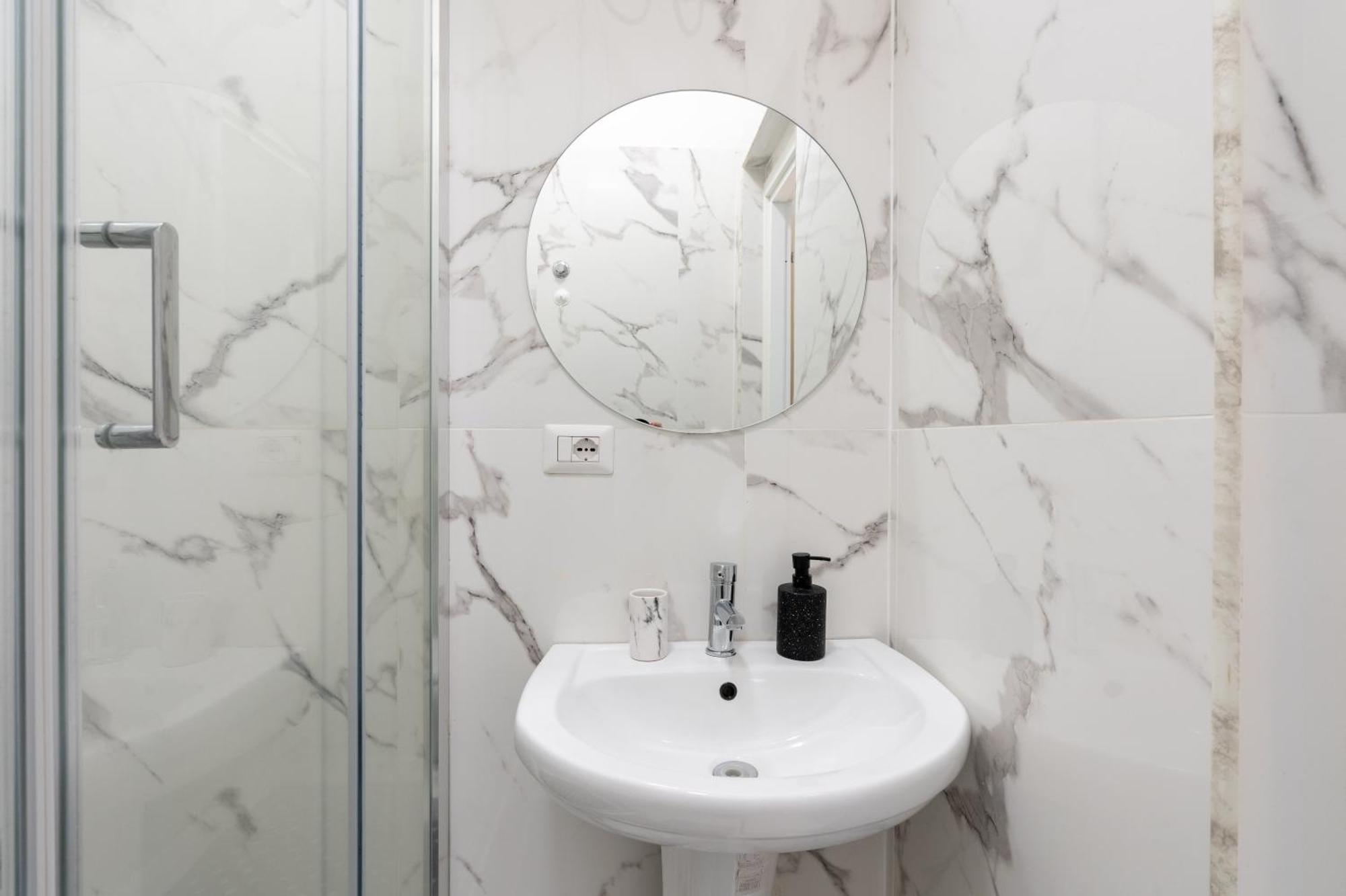 Amazing Apartment Near To Colosseo And Subway Roma Dış mekan fotoğraf