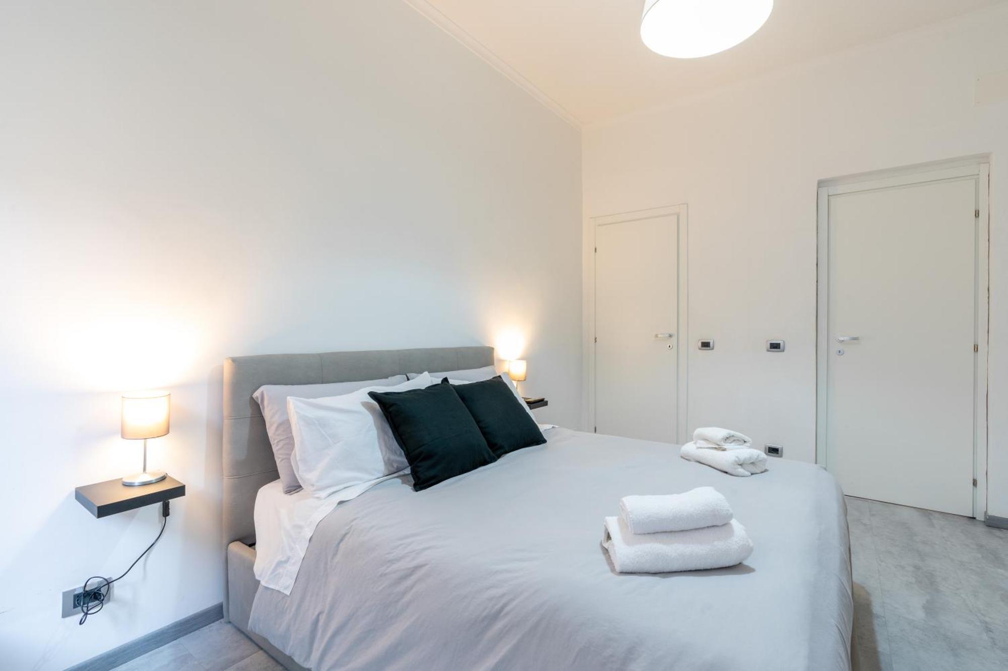 Amazing Apartment Near To Colosseo And Subway Roma Dış mekan fotoğraf
