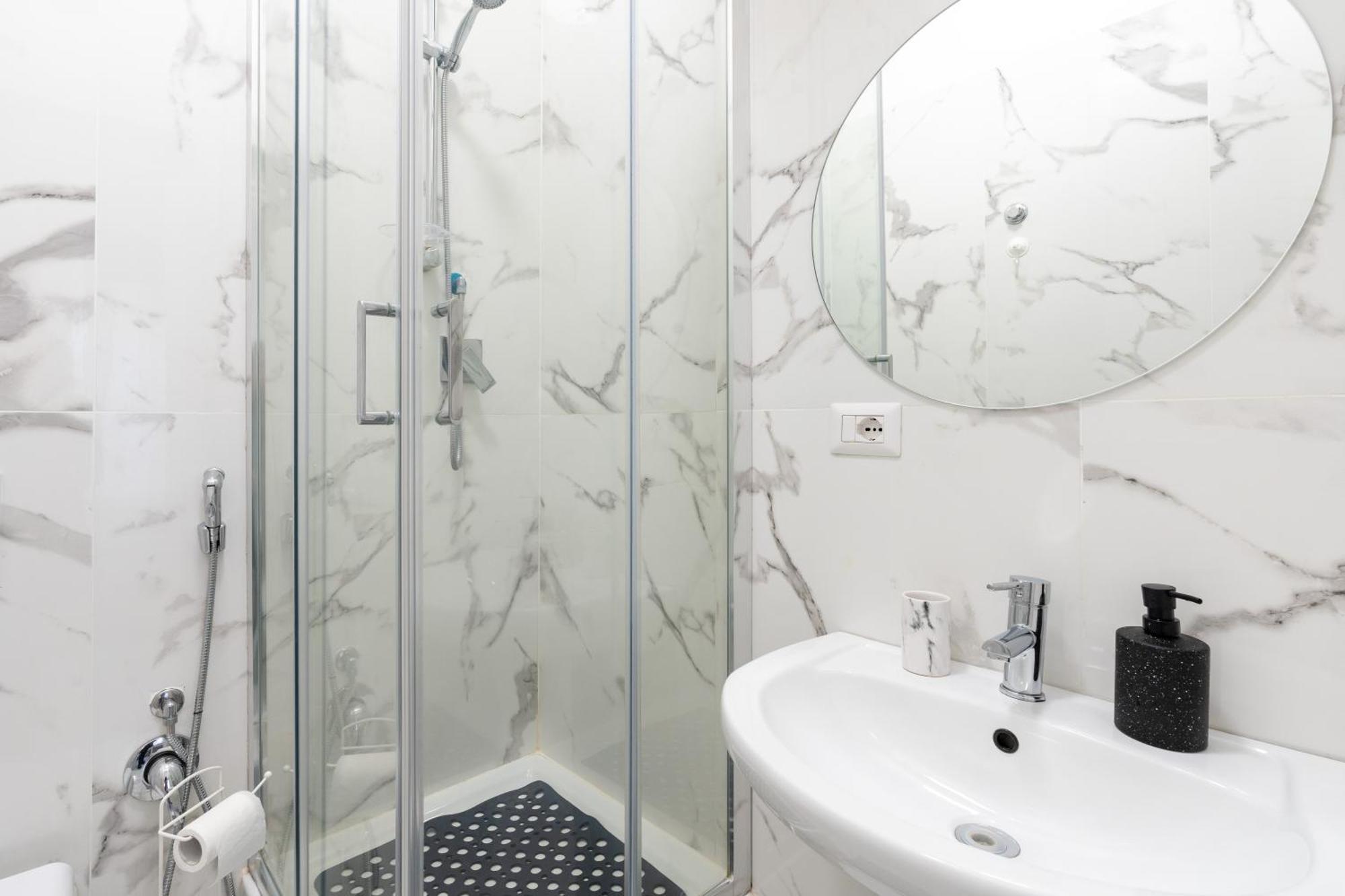 Amazing Apartment Near To Colosseo And Subway Roma Dış mekan fotoğraf