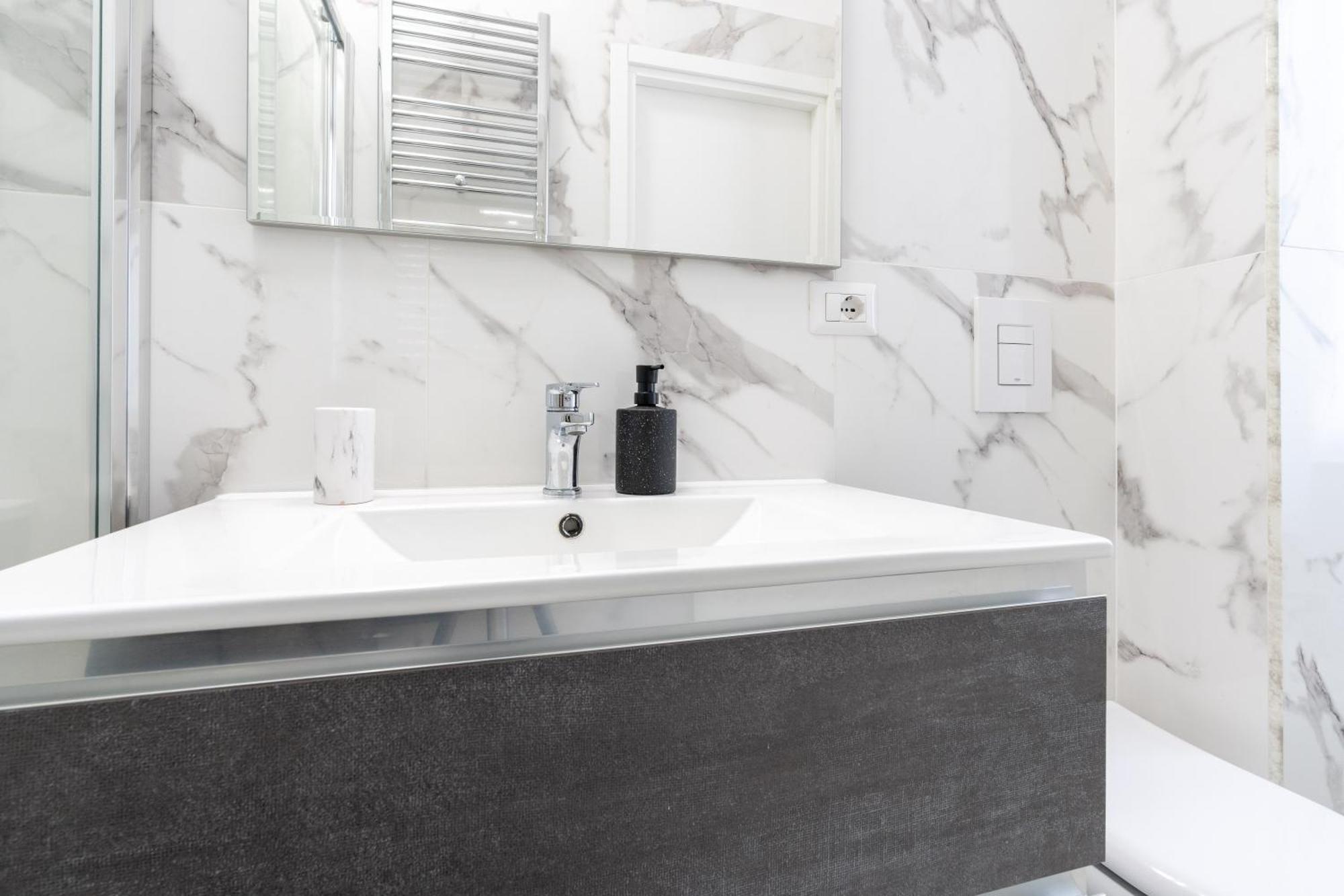 Amazing Apartment Near To Colosseo And Subway Roma Dış mekan fotoğraf